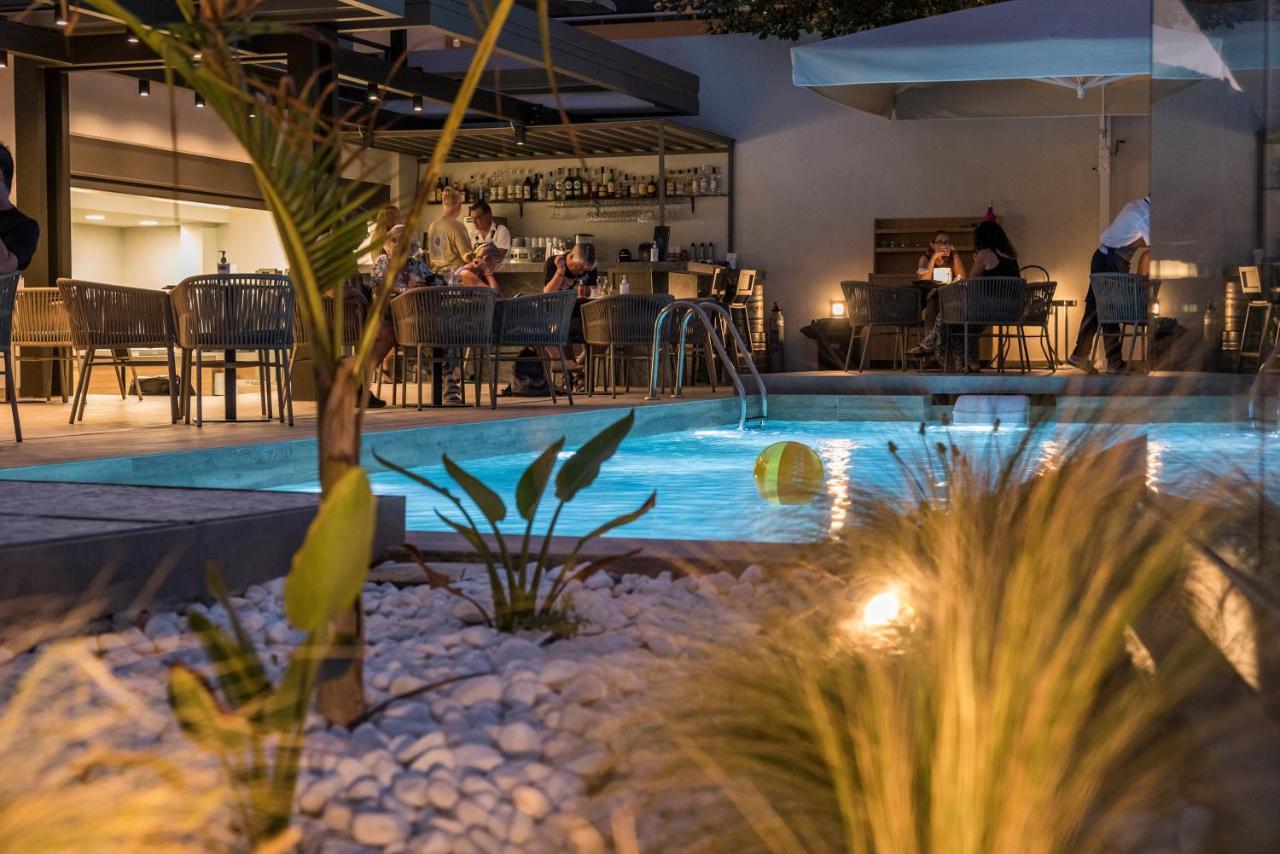 Mare Blue Hotel